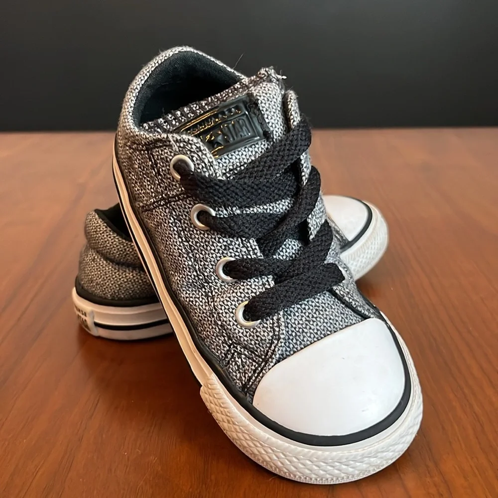 Converse Chuck Taylor All Star Madison Sneakers, size 7